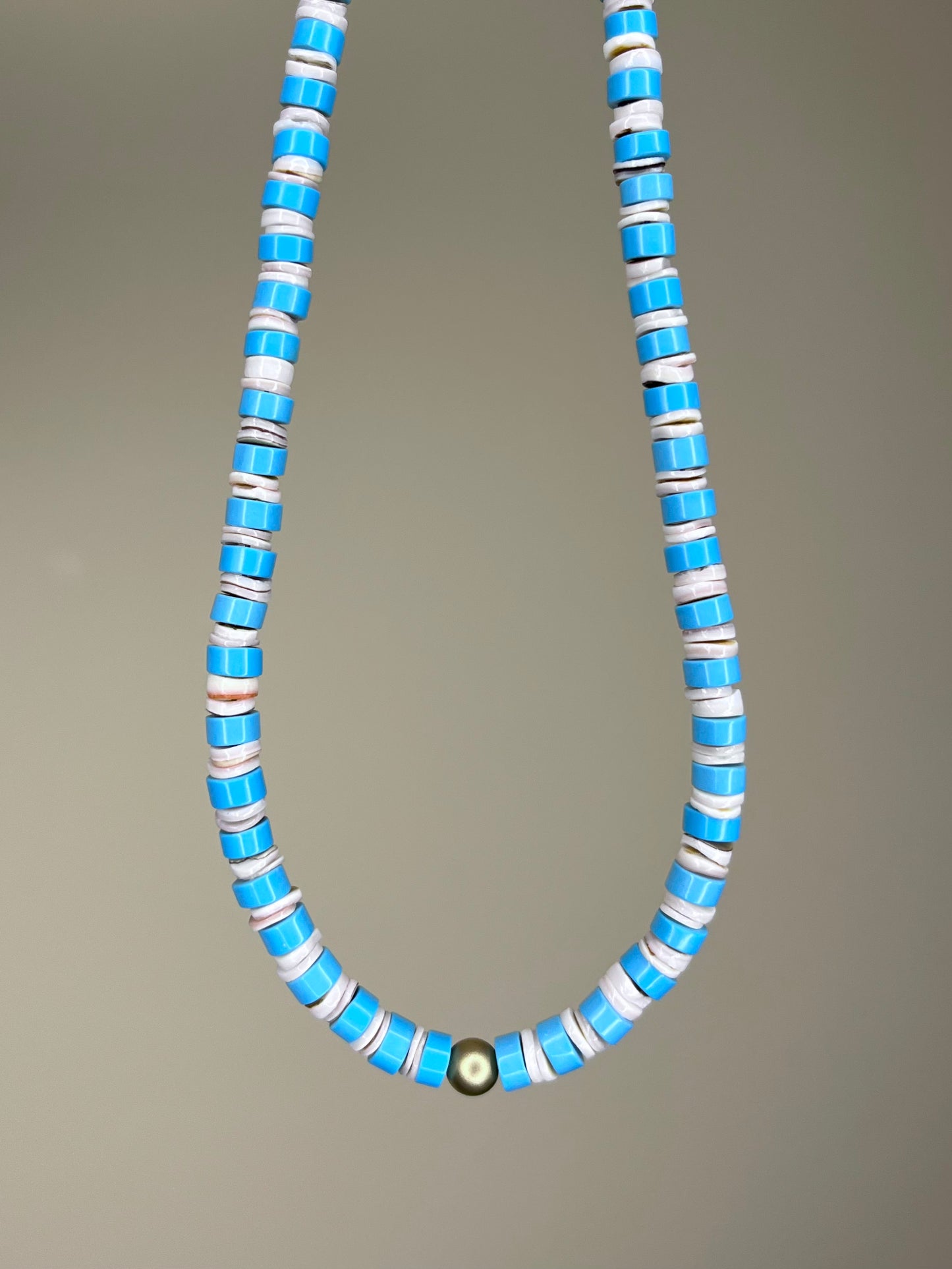 Turquoise and Shell Short Necklace