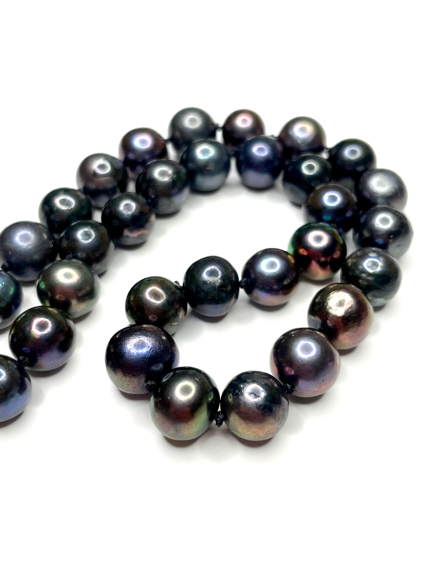 Hand Knotted Peacock Pearl Choker